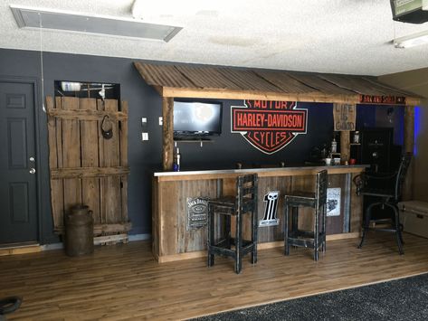 Home Saloon Bar Ideas, Garage Bar Ideas, Basement Bar Designs, Diy Home Bar, Man Cave Basement, Living Room Images, Diy Basement, Man Cave Home Bar, Interior Vintage