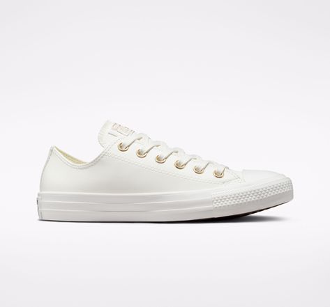 Chuck Taylor Style, White Chuck Taylors, Platform Chucks, White Chucks, Plateau Sneaker, Leather Converse, Converse Low Tops, Metallic Shoes, White Converse