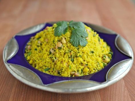 Lemony Saffron Couscous - Savory side dish with lemon, chickpeas, pine nuts and cilantro. Kosher, Meat or Pareve, Vegan option. via @toriavey Saffron Couscous, Couscous Healthy, Saffron Recipes, Couscous Recipes, Popular Food, Mediterranean Food, Couscous Salad, Kosher Recipes, Healthy Side