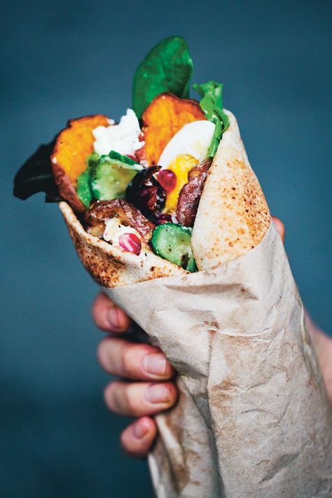 Wraps Vegetarian, Sweet Potato Wrap, Kitchen Stories, Idee Pasto Sano, Vegetarian Recipes Easy, Wrap Recipes, Easy Vegetarian, Green Kitchen, Veggie Recipes