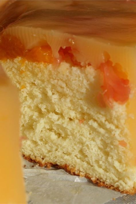 Glorious Sponge Cake | "This has to be the best sponge cake recipe I've tried yet! Perfect texture!" #cakerecipes #bakingrecipes #dessertrecipes #cakes #cakeideas Flourless Cake Recipes, Types Of Sponge Cake, Lemon And Coconut Cake, Different Types Of Cakes, Flourless Cake, Berry Dessert, Sponge Cake Recipes, Pecan Cake, Salty Cake