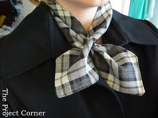 The Project Corner: SCARF WEEK...project #1 Neck Scarf Fleece Keyhole Scarf Pattern Free, Fleece Scarf Pattern, Fleece Sewing Projects, Scarf Sewing Pattern, Sewing Scarves, Keyhole Scarf, Fleece Crafts, Diy Project Ideas, Diy Sewing Tutorials