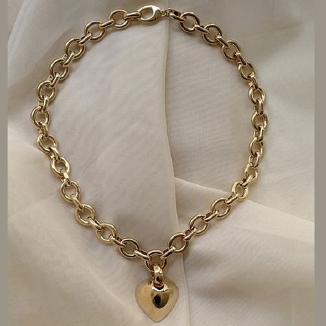 The Princess of Wales wore Laura Lombardi Luisa Necklace Prince And Princess Of Wales, Laura Lombardi, Kate Middleton Style, Brass Necklace, Heart Shape Pendant, Princess Kate, Prince And Princess, Pearl Chain, The Princess