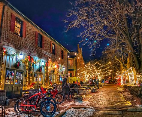 Saint Charles Missouri Christmas Traditions Animated Christmas Tree, St Charles Missouri, Garden Of Lights, Country Club Plaza, Silver Dollar City, Brick Paving, Mormon Temple, Christmas Town, St Charles