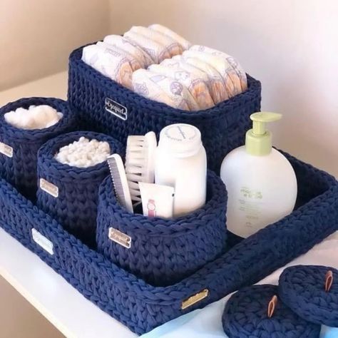 Crochet Baby Room Decor, Crochet Baby Accessories, Room Crochet Decor, Crochet Shoulder Bags, Diy Bebe, Baby Room Inspiration, Kit Bebe, Crochet Business, Crochet Basket Pattern