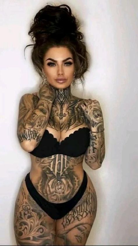 tattoo ideas 🕍 Woman With Tattoos, Female Tattoo Models, Stomach Tattoos Women, Throat Tattoo, Tattoed Women, Single Man, Full Body Tattoo, Stomach Tattoos, Tattoed Girls