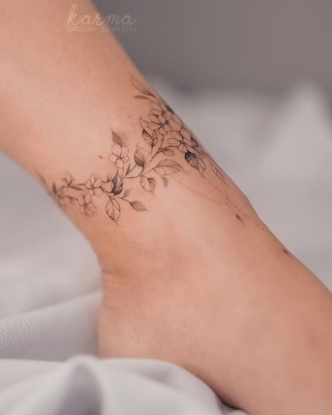 Freehand foot bracelet 🖤… | Instagram Leg Bracelet Tattoo, Wrap Around Ankle Tattoos, Anklet Tattoos For Women, Wrist Bracelet Tattoo, Pretty Flower Tattoos, Bird Tattoos For Women, Stomach Tattoos Women, Stunning Tattoos, Floral Thigh Tattoos