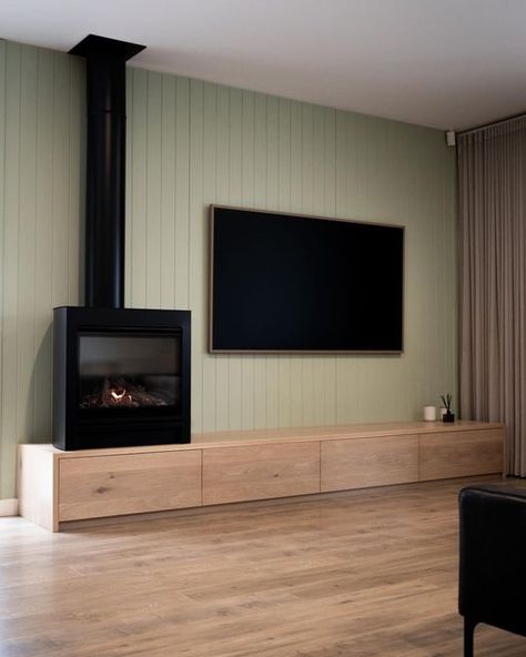 Stoke Fireplace Studio on Instagram: "@timberwolf_design creating a perfect pairing with bespoke cabinetry and a world-class fireplace. Fire: Escea DFS730 Freestanding Gas Fireplace" Living Room With Freestanding Fireplace, Gas Fireplace Under Tv, Farmhouse Freestanding Fireplace, Escea Gas Fireplace, Freestanding Fireplace Living Rooms, Free Standing Fireplace Living Rooms, Free Standing Fireplace Ideas, Fireplace Next To Tv, Escea Fireplace