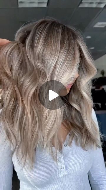 Adina Pignatare | BALAYAGE | HAIR VIDEOS | EDUCATOR on Instagram: "Lived in blonding … will it ever go out of style? 

It’s so fun how many ways/ techniques there is to end to a similar end result. 

This is one of my go to techniques when I’m looking to create a lived in blonde. Would you try this? Should I make a part 2️⃣?

#haired #haireducation #lowmaintenancehair #lowmaintenanceblonde #teasylights" Lived In Balayage Blonde, Teasylights Blonde, Balayage Hair Videos, Lived In Blonde, Blonde Gif, Low Maintenance Hair, Balayage Hair Blonde, Dark Blonde, Braids For Short Hair