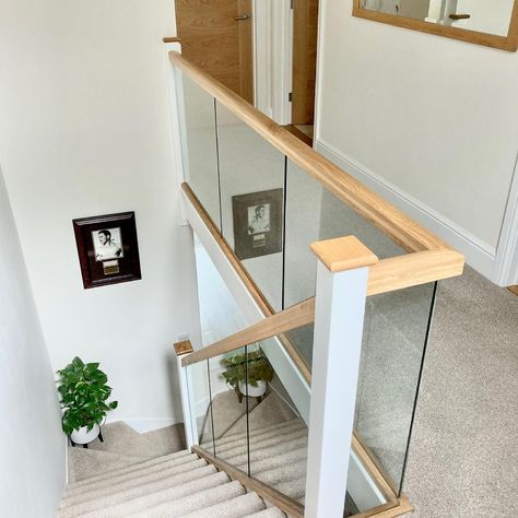 Wall At Top Of Stairs, Glass Bannister, Glass Staircase Railing, Staircase Styles, Wall Mounted Handrail, Oak Handrail, Carpet Staircase, Steel Balustrade, Bespoke Staircases