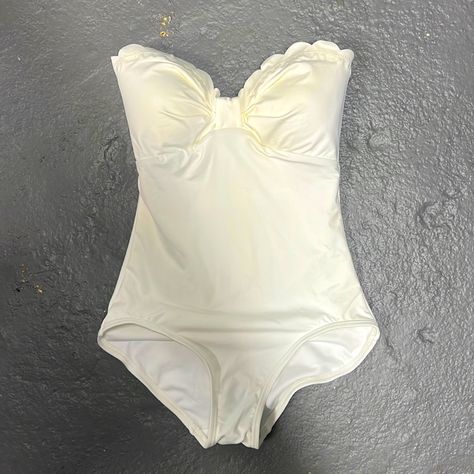 Strapless One Piece, 1960s Swimwear, Mother Clothing, Fair Outfits, Vintage Swimsuits, White Swimsuit, Cute Bathing Suits, Cute Bikinis, Cute Swimsuits