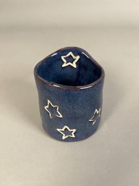 Star Mug, 3d Art Projects, Ceramic Star, Pottery Crafts, Blue Pottery, Diy Pottery, Ceramics Pottery Art, Clay Art Projects, Ceramics Projects