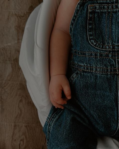 My 5 month old boy 🤍 Time slow down Baby Overalls Photoshoot, Overalls Photoshoot, Infant Photos, Boy Overalls, 5 Month Old, Baby Overalls, Fall Family Photos, Fall Family, Newborn Photos