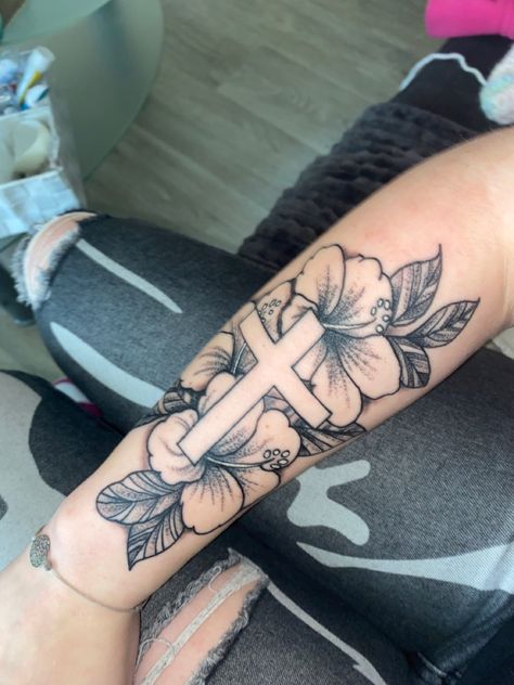 Tattoo Ideas Cross With Flowers, Flower Tattoos With Cross, Cross Arm Tattoos For Women, Flowers With Cross Tattoo, Cross Flowers Tattoo, Cross Tatoos Woman, Cross With Flowers Tattoo For Women, Cross Sleeve Tattoo, Cross And Flower Tattoo For Women