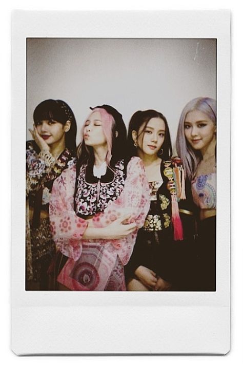 Blackpink Ot4 Polaroid, Blackpink Poloraid, Blackpink Polaroid Aesthetic, Kpop Polaroid Aesthetic, Blackpink Polaroid, Kpop Polaroid, Polaroid Kpop, Foto Cars, Polaroid Aesthetic