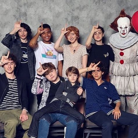 LOSERS CLUB FANPAGE en Instagram: “My handsome losers❤❤❤❤ (Stop With this comment we know that isn't Sophia) @finnwolfhardofficial @jackdgrazer @jaedenwesley @wyattoleff…” It The Clown, Loser Club, Clown Movie, It The Clown Movie, The Losers Club, It Movie, Credit Tips, Movie Cast, It 2017