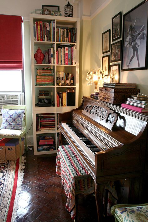 Love the picture display above the piano Temporary Walls, Piano Room Decor, Piano Living Rooms, Upper West Side Manhattan, Home Music Rooms, Piano Decor, A Studio Apartment, Music Studio Room, Studio Rental