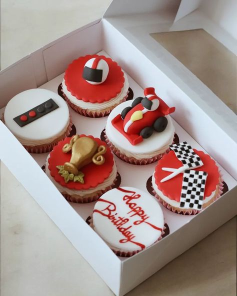 Birthday cupcake box for a F1 lover 🚘 Everything is edible and hand modeled using fondant. . . . #cupcakebox #f1cupcakes #f1 #carcupcakes #cupcakeart #cupcakeideas #cupcakeinspo F1 Cupcakes, F1 Cake, F1 Birthday, F1 Poster Design, Bf Ideas, Using Fondant, Cars Cupcakes, Car Cakes, Race Car Cakes