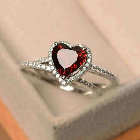 Garnet Wedding, January Birthstone Rings, Garnet Heart, Red Garnet Ring, Diamond Ring Set, Diamond Heart Ring, Diamond Bridal Sets, Bridal Ring Sets, Diamond Ring Settings