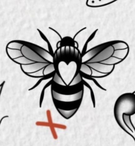 Bee Tattoo Traditional, Easy Traditional Tattoo, Cute Bug Tattoo, Bee Tattoo Stencil, Ladybird Tattoo, Tattoo Para, Auto Tattoo, Filler Tattoo, Bumble Bee Tattoo