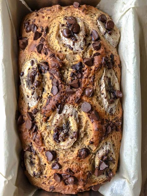 Bread Aesthetic, Vegan Banana Bread Easy, Vegan Banana Bread Recipe, Vegan Banana Bread, Vegan Peanut Butter, Chocolate Chip Banana Bread, Vegan Banana, Peanut Butter Chocolate Chip, Think Food