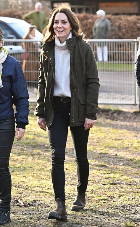 Kate Middleton Style Casual, Middleton Style Casual, Kate Middleton Jeans, Kate Middleton Casual Style, Princess Kate Style, Kate Middleton Style Outfits, Kate Middleton Outfits, Princess Kate Middleton, Middleton Style