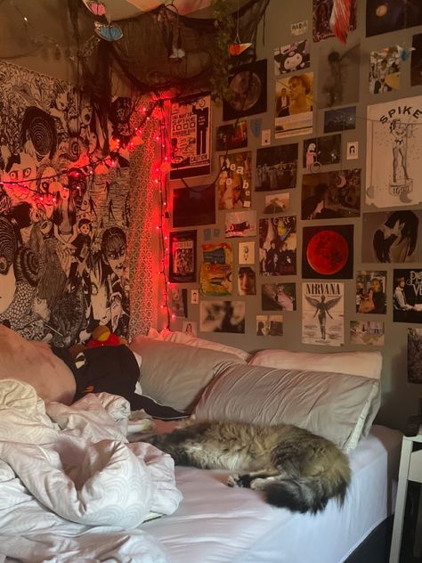 Sleep Hypnosis, Vibey Room, Cool Room Decor, Hippy Room, Chill Room, Bedroom Red, Grunge Room, Indie Room, Cute Bedroom Decor