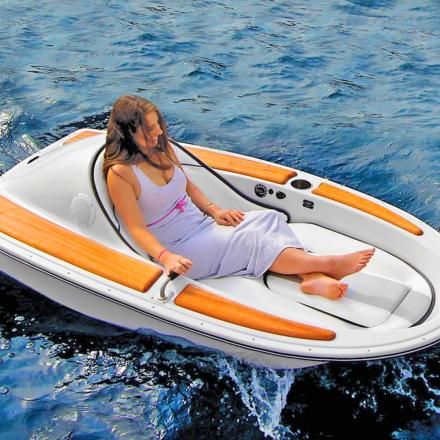 Kombi Motorhome, Hammacher Schlemmer, Electric Boat, Cool Boats, Boat Plans, Water Toys, Motor Boats, Watercraft, Cool Technology