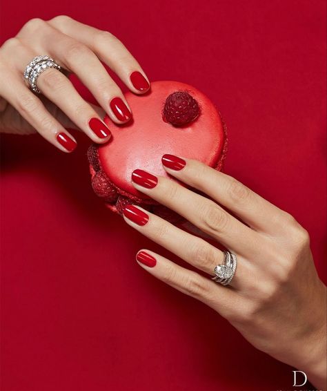 Jean Dousset, Paint The Town Red, Valentine Photo Shoot, Delicate Gold Ring, Ring Selfie, Valentine Jewelry, Desain Editorial, Jewelry Photoshoot, French Jewelry