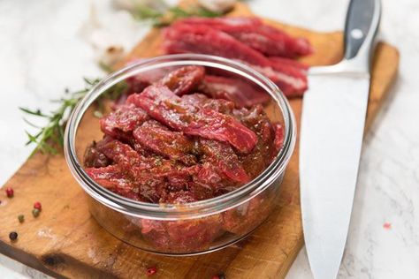 Simple Goat Jerky Moose Jerky Recipe, Smoker Beef Jerky, Meat Tenderizer Recipe, Easy Steak Fajitas, Homemade Beef Jerky, Steak Fajita Recipe, Jerky Recipe, Beef Jerky Recipes, Jerky Recipes