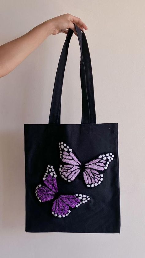 Punch Needle Crafts Ideas, Punch Needle Butterfly, Punch Needle Ideas, Punch Needle Tote Bag, Punch Needle Bag, Tote Bag Diy Pattern, Tote Bag Embroidery, Creative Tote Bag, Diy Tote Bag Design