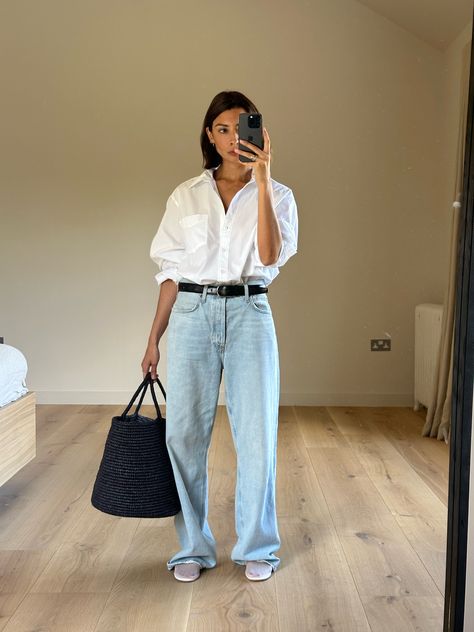 Marianne Smyth of Smyth Sisters Shopping Picks: This Month's Top New-In Buys | Who What Wear UK Traje Cowgirl, Ballet Flats Outfit, Flats Outfit, Chique Outfits, Looks Street Style, Cowgirl Outfits, 가을 패션, Country Outfits, Look Casual