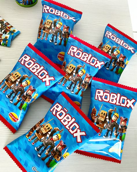 Roblox Chocolate Covered Strawberries, Roblox Chip Bags, Roblox Themed Birthday Party, Roblox Party Favors, Roblox Theme, Roblox Party, 7th Birthday Party Ideas, Roblox Birthday, Birthday Giveaways