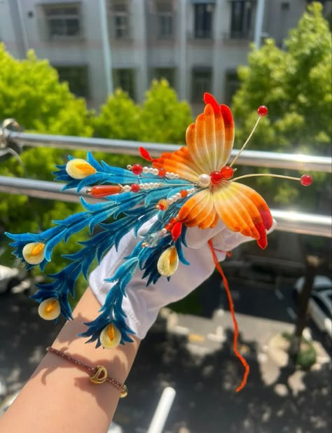 Pipe Cleaner Art, Clean Flowers, Pipe Cleaner Flowers, Flower Bouquet Diy, Pipe Cleaner Crafts, Diy Crafts Paper Flowers, Origami Crafts Diy, Fabric Flowers Diy, Diy Crafts To Do