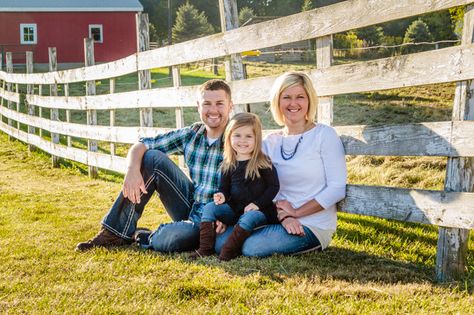 Family of three, small family, country family, fence, barn  Sabrina Walsh Photography Barn Family Photos, Family Farm Photos, Country Family Photos, Farm Family Pictures, Country Family, Fall Family Portraits, Farm Pictures, Family Portrait Poses, Family Picture Poses