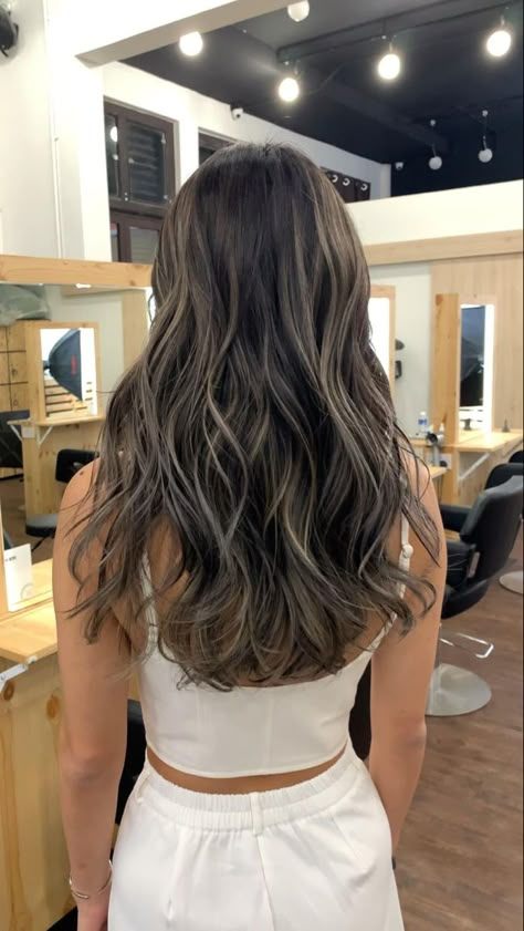 Ashy Bolyoge, Blonde 2024 Hairstyle, Lived In Dimensional Brunette, Black Hair With Highlights Straight, Cool Tone Highlights Brunettes, Cool Toned Balayage Brunette, Ashy Babylights On Dark Hair, Highlights In Black Hair, Color For Black Hair