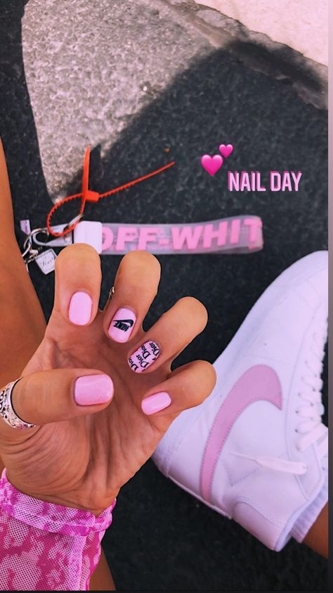 Cheerleading Nails, Preppy Nails, Cute Nail Colors, Cute Pink Nails, Spring Acrylic Nails, Simple Gel Nails, Instagram Nails, Colorful Nail Designs, Pink Vibes