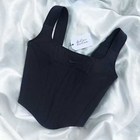 Corset Nike Top, Corset Aesthetic Outfit, Nike Corset Top, Corset Top Aesthetic, Nike Corset, Corset Aesthetic, Jeans Corset, Reworked Nike, Corset Fashion Outfits