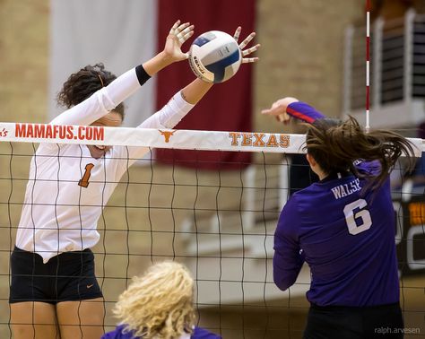 Texas Longhorns volleyball blocking technique watch them closing the seam of the block while keeping hips and shoulders parallel to the net. (Ralph Arvesan photo) One Volleyball Blocking Tip For Players On Defense In The Front Row How To Block In Volleyball, Volleyball Blocking Drills, Blocking Volleyball, Volleyball Outside Hitter, Volleyball Blocking, Volleyball Techniques, Opposite Hitter Volleyball, Volleyball Terms, Volleyball Serving Drills