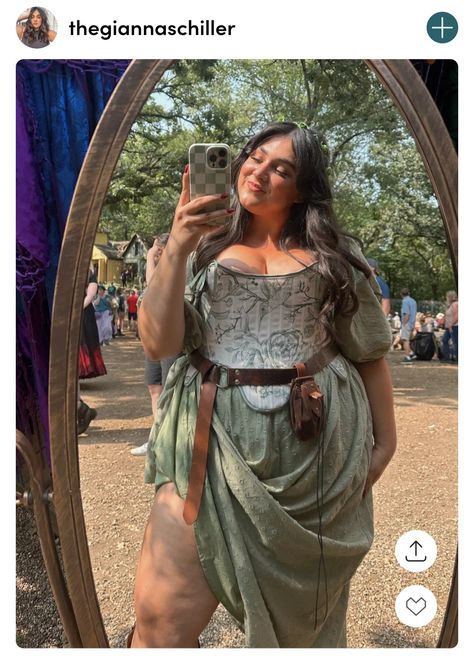 Pregnant Ren Faire Costume, Plus Size Medieval Dress, Plus Size Renfaire Outfit, Renessance Fair Outfit, Ren Faire Looks, Rennisance Outfit Dress To Impress, Ren Faire Outfits Plus Size, Medieval Fair Outfit, Renesance Fair Outfits