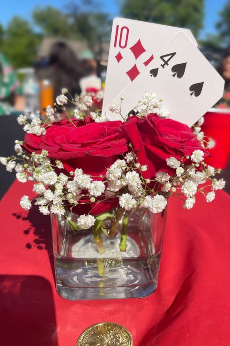 Las Vegas themed centerpiece with red roses and playing cards Casino Themed Centerpieces, Las Vegas Party Decorations, Casino Birthday Party, Alice In Wonderland Props, Bingo Party, Casino Birthday, Las Vegas Party, Casino Theme Party Decorations, 30th Birthday Decorations