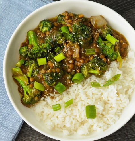 Mongolian Lentils & Broccoli [Vegan] - One Green Planet Green Lentil Recipes, Unprocessed Recipes, Lentil Rice, Canned Lentils, Beef Broccoli, Cooking Jasmine Rice, Baked Avocado, Lentils And Rice, Vegan Recipes Beginner