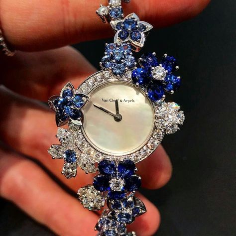 Sapphire And Pearl, Cartier Watches Women, Fancy Watches, Rolex Women, Swiss Army Watches, Womens Watches Luxury, Girls Watches, Silver Heart Necklace, Stylish Watches