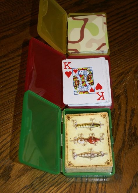 PLASTIC SOAP BOX for Card Storage Uno Card Storage, Playing Card Storage Ideas, Card Game Storage Ideas, Card Game Storage, Playing Card Storage, Playing Card Crafts, Diy Card Box, Trip Snacks, Desk Organization Diy