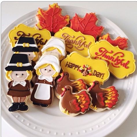 Pilgrim Cookies Pilgrim Cookies, Arts And Crafts Ideas, Wedding Planning Ideas, Thanksgiving Cookies, Thanksgiving Treats, Decor Shopping, Thanksgiving Feast, Thanksgiving Holiday, Interesting Ideas