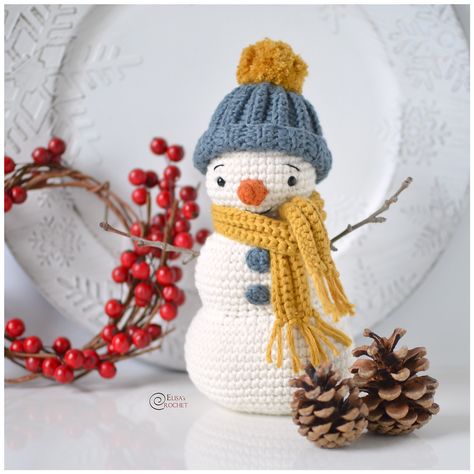 Snowman Free Crochet Pattern By Elisa's Crochet Crocheted Snowman, Make A Snowman, Crochet Snowman, Snowmen Patterns, Crochet Blog, Christmas Crochet Patterns, Crochet Motifs, Cute Snowman, Crochet Patterns Amigurumi