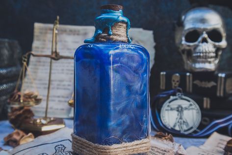 Mica Powder Potion Diy, Color Changing Potion Bottle Diy, Color Changing Potion Diy, Mica Powder Potion, Bottle Product Photography, How To Make Potions, Polyjuice Potion, Holographic Paper, Colour Changing