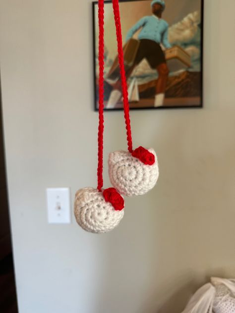 Crochet hello kitty car hanging Crochet Hello Kitty Stuff, Hello Kitty Crochet Keychain Pattern, Hello Kitty Keychain Crochet Free Pattern, Cute Crochet Car Accessories, Crochet Car Accessories Pattern, Crochet Hello Kitty Pattern, Crochet Hello Kitty Keychain, Crochet Ideas For Car, Hello Kitty Crochet Keychain