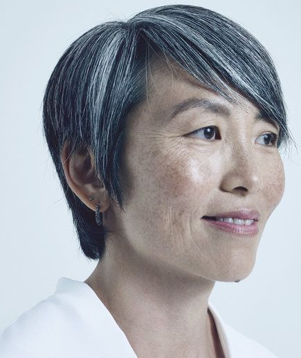 These 8 Women Will Make You Wish You Had Gray Hair Asian Hairstyles, Hair Asian, Gray Hairstyles, Going Grey, Salt And Pepper Hair, Gray Hair Growing Out, Asian Short Hair, Silver Hair Color, Silver Grey Hair