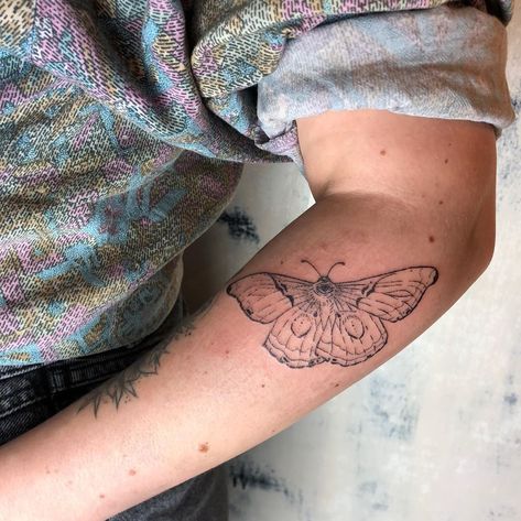 Back Of Arm Tattoo, Moth Tattoo, B Tattoo, Dot Work Tattoo, Tattoo Placement, Blackwork Tattoo, Tattoo Ideas Design, Tattoos For Men, Lower Back Tattoos